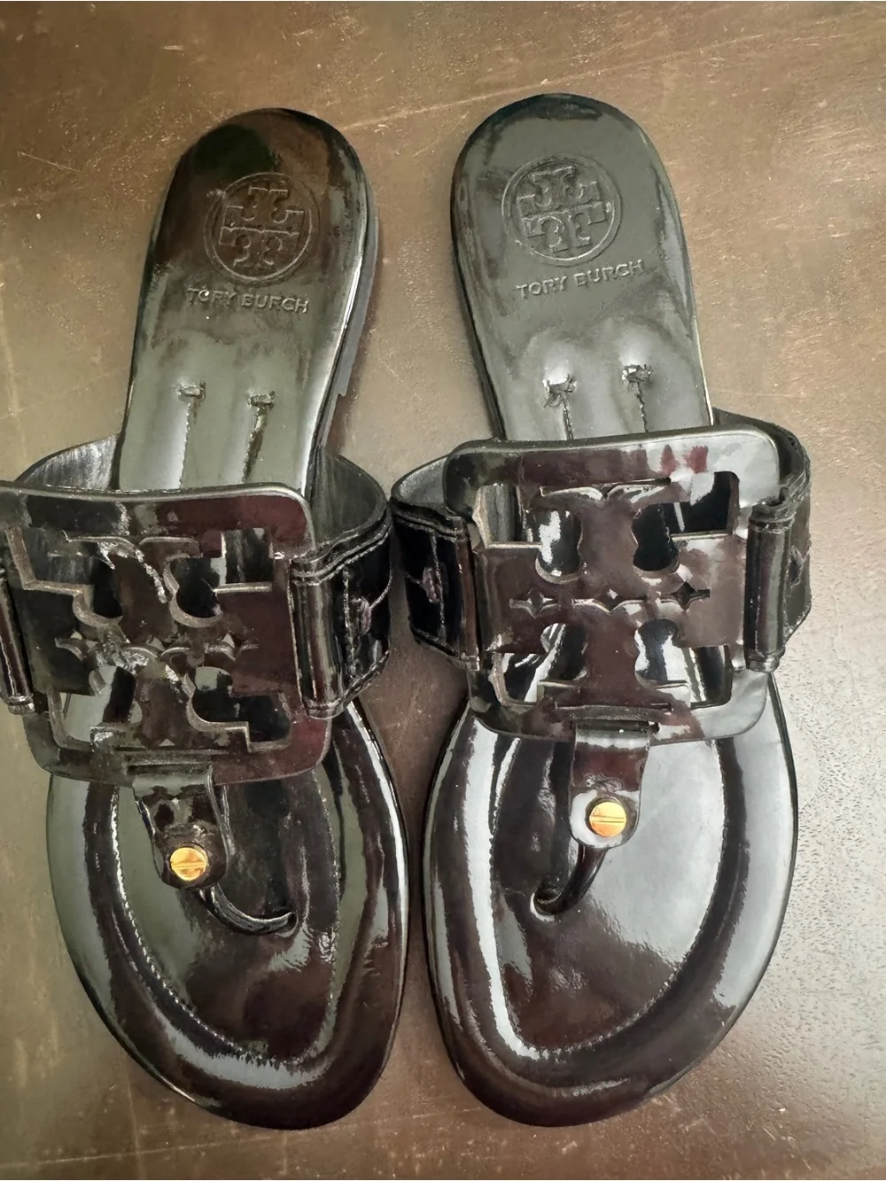 Unworn Tory Burch Black Patent Miller Thong Sandals with Gold Accent 9.5